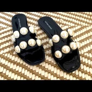 Black jelly sandals size 8-